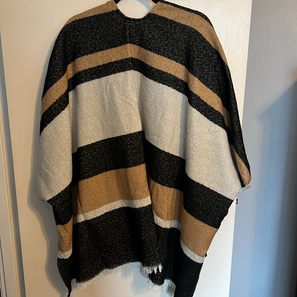 Striped Sweater Wrap Poncho - Picture 4 of 5